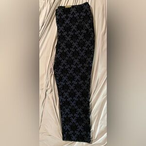 NEW WITH TAGS Chico’s Fabulously Slimming Ankle Pants + Velvet Appliqué